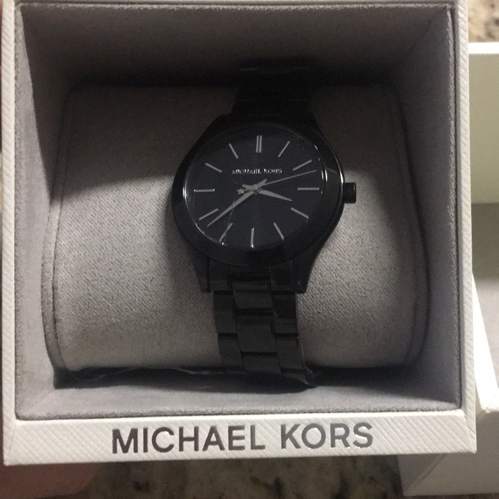 Authentic Micheal Kors Women’s Slim Runway Black